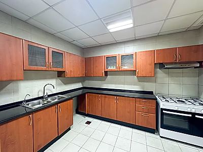 أفضل سعر في السوق | 3 غرف نوم + غرفة خادمة | شقة مشرقة | أبراج زيغ زاغ