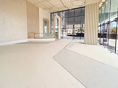 محل تجاري زاوية مميز مع جلسات خارجية /لوسيل مارينا