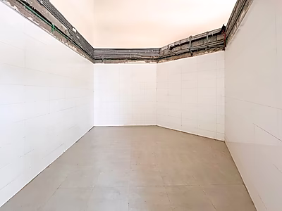 محل تجاري زاوية مميز مع جلسات خارجية /لوسيل مارينا