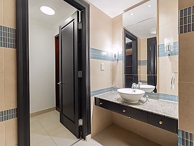 Spacious 1BR Bills Included in Porto Arabia