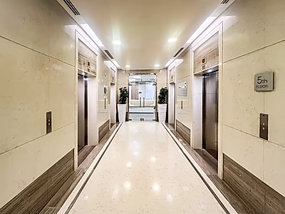 مكتب مفروش بالكامل بمساحة 150 م² | مرسى لوسيل | فرصة مميزة