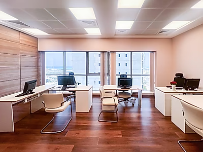 مكتب مفروش بالكامل بمساحة 150 م² | مرسى لوسيل | فرصة مميزة