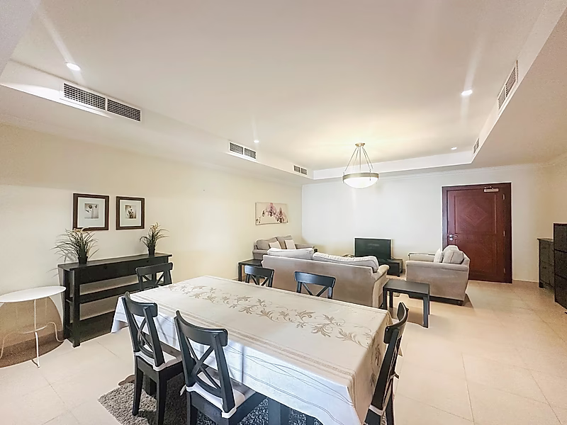 1 MONTH FREE COZY 2BR FURNISHED APARTMENT WITH MARINA VIEW - Photo 4