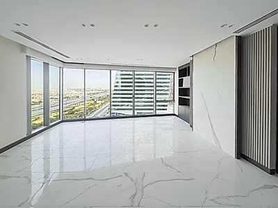 مكتب مجهز ومقسم 329 م² | لوسيل مارينا