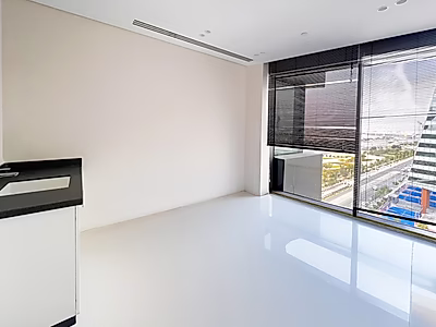 مكتب مجهز ومقسم 329 م² | لوسيل مارينا