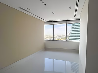 مكتب مجهز ومقسم 329 م² | لوسيل مارينا