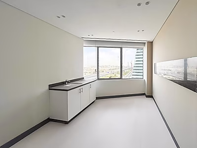 مكتب مجهز ومقسم 329 م² | لوسيل مارينا