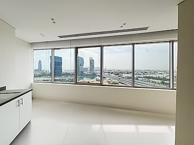 مكتب مجهز ومقسم 329 م² | لوسيل مارينا