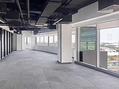 محل تجاري زاوية مميز مع جلسات خارجية /لوسيل مارينا