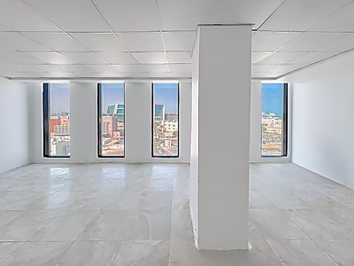 مكتب مجهز بالكامل بمساحة 406 م² | سهولة الوصول