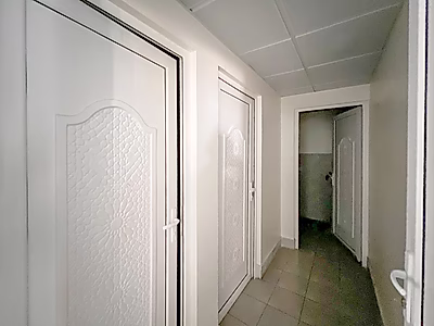 مكتب مجهز بالكامل بمساحة 406 م² | سهولة الوصول