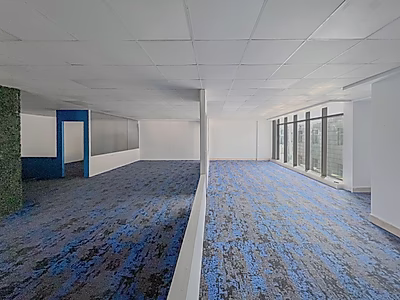 مكتب مجهز بالكامل بمساحة 406 م² | سهولة الوصول