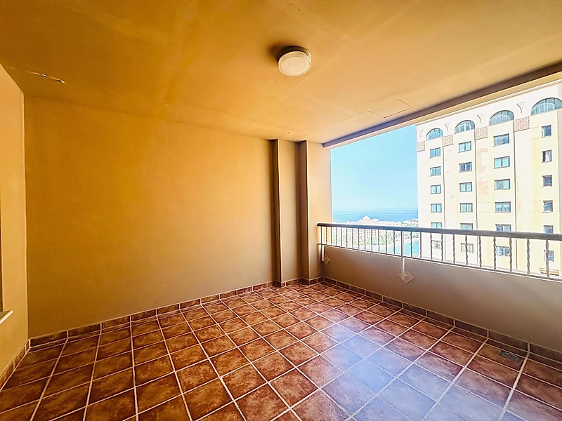 Cleanest bright 1BR plus office / Huge balcony - Photo 2
