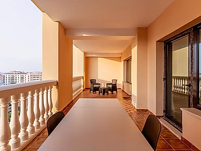 Stunning Fully Furnished 1 Br in the pearl