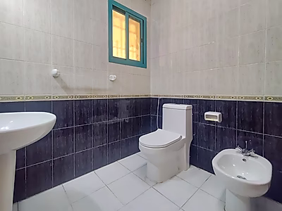 فيلا مستقلة أنيقة بمساحة 3 غرف نوم وحديقة خاصة