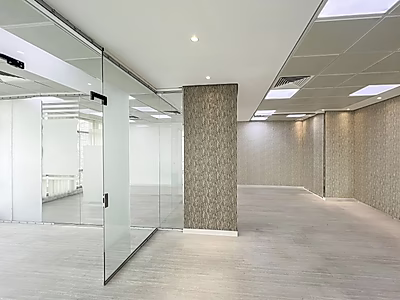 مكتب فاخر مجهز بالكامل بمساحة 175 م² في  لوسيل مارينا