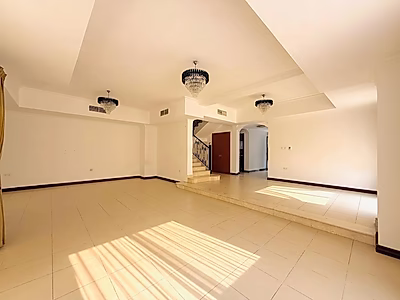Bright Nice layout 4Br plus maid villa / Al waab