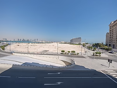 شقة غرفتين نوم مفروشة بالكامل للبيع | إطلالة بحرية | تسليم قريب