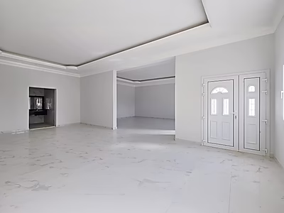 فيلا فاخرة جديدة للبيع في السخامة – جاهزة للسكن