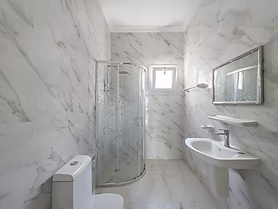 فيلا فاخرة جديدة للبيع في السخامة – جاهزة للسكن