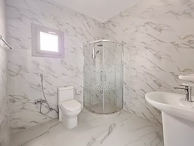 فيلا فاخرة جديدة للبيع في السخامة – جاهزة للسكن