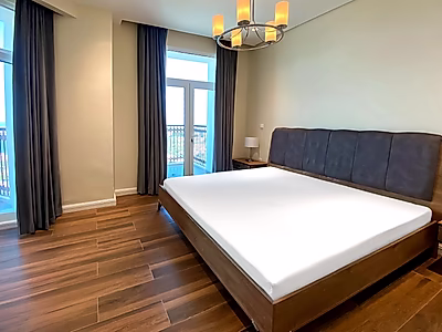 شقة مفروشة من غرفتي نوم وغرفة خادمة في اللؤلؤة مع اقساط لخمس سنوات