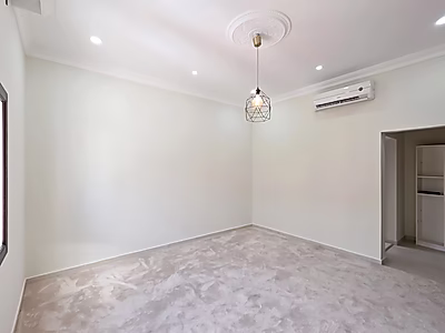 فيلا فاخرة واسعة للبيع في الصخامة – مثالية للعائلات الكبيرة