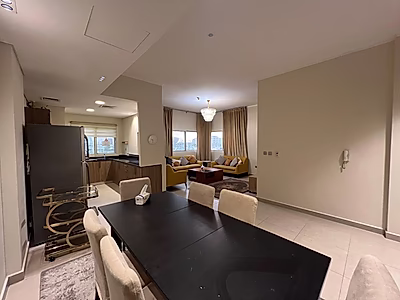 شقة واسعة 3 غرف + غرفة خادمة في فوكس هيلز | شامل الفواتير