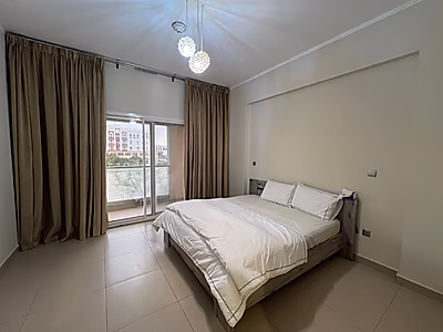 شقة واسعة 3 غرف + غرفة خادمة في فوكس هيلز | شامل الفواتير