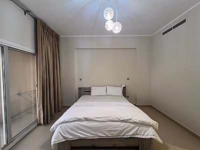 شقة واسعة 3 غرف + غرفة خادمة في فوكس هيلز | شامل الفواتير