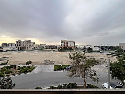 شقة واسعة 3 غرف + غرفة خادمة في فوكس هيلز | شامل الفواتير