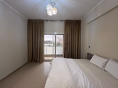 شقة واسعة 3 غرف + غرفة خادمة في فوكس هيلز | شامل الفواتير