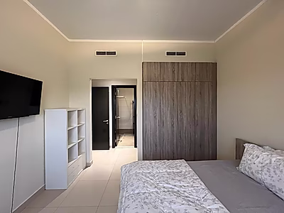 شقة واسعة 3 غرف + غرفة خادمة في فوكس هيلز | شامل الفواتير