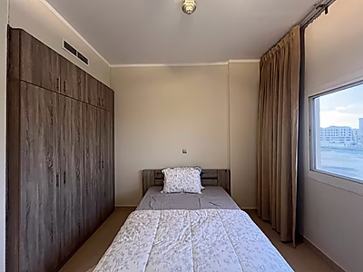 شقة واسعة 3 غرف + غرفة خادمة في فوكس هيلز | شامل الفواتير