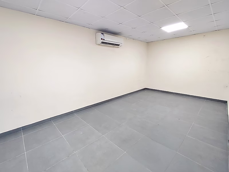 سكن عمال للإيجار مع تكييف | شامل الماء والكهرباء - Photo 2