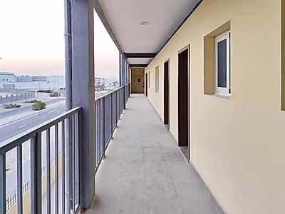 ورشة عمل مكيفة | رافعة علوية | مكتب