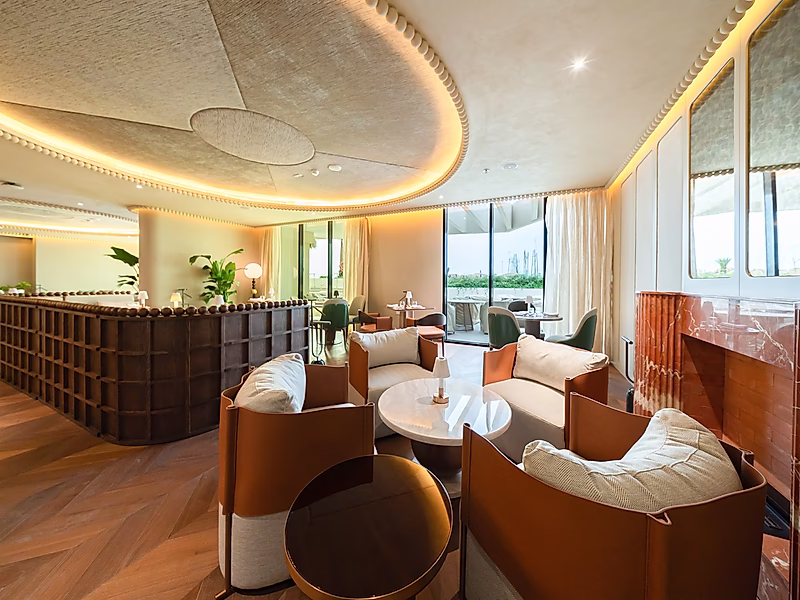 Zero-CAPEX Flagship Beachfront Café | Luxury Tower Location | Scale-Ready Platform - Photo 2