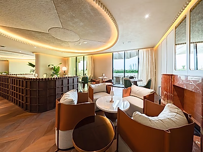 مقهى شاطئي فاخر بدون تكاليف رأسمالية | موقع مميز في برج سكني راقٍ | منصة جاهزة للتوسع