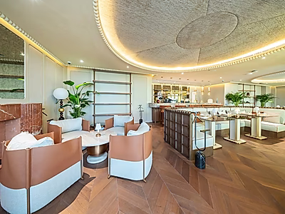 مقهى شاطئي فاخر بدون تكاليف رأسمالية | موقع مميز في برج سكني راقٍ | منصة جاهزة للتوسع