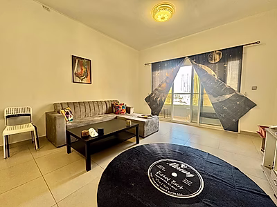 شقة مريحة بغرفة نوم واحدة | مفروشة | شاملة الفواتير | فوكس هيلز | شرفة