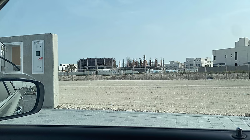 قطعة أرض مساحتها 400 متر مربع في هزوم لوسيل | تطل على طريق الخور السريع - Photo 4