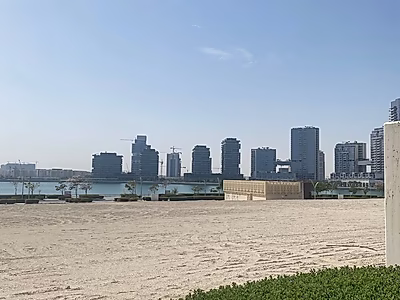 قطعة أرض فيلا مطلة على الواجهة البحرية | جنوب جزيرة قطيفان | ٢٢٧٣ متر مربع