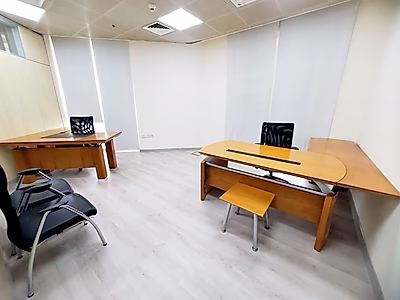 فضل عرض في ويست باي - إطلالات بحرية، مساحة واسعة، وموقع متميز