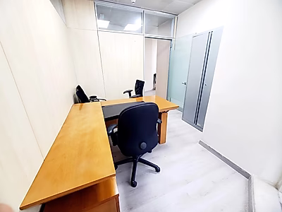 فضل عرض في ويست باي - إطلالات بحرية، مساحة واسعة، وموقع متميز