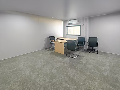 مستودع مفتوح | سيارات، آلات، حاويات