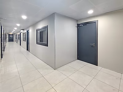 مستودع مفتوح | سيارات، آلات، حاويات