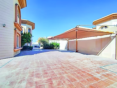 فيلا مستقلة رائعة بإطلالات خلابة