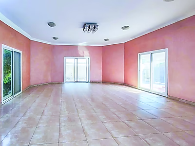 فيلا مستقلة رائعة بإطلالات خلابة