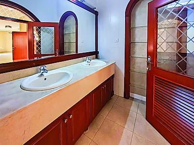 فيلا مستقلة رائعة بإطلالات خلابة