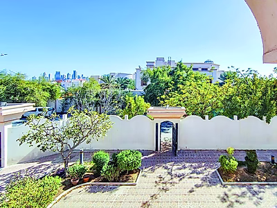 فيلا مستقلة رائعة بإطلالات خلابة